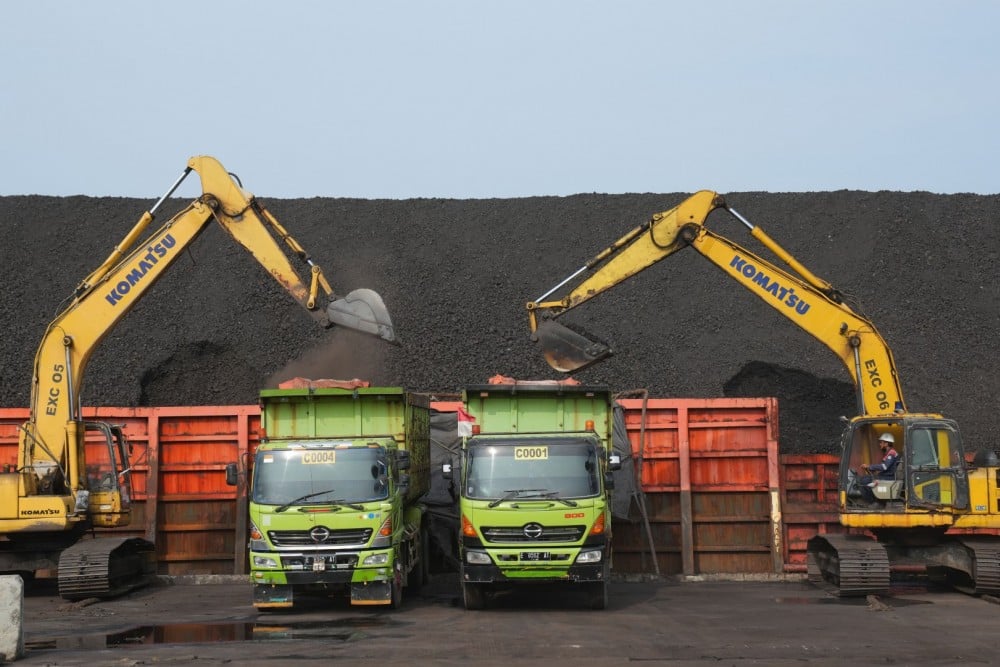 Diverging Paths: BlackRock and JP Morgan’s Contrasting Moves on United Tractors (UNTR) Stock