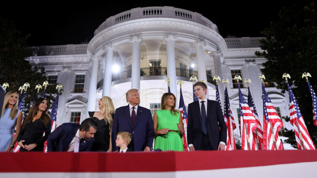 Crypto Token Worth 7 Million IDR: Dinner with Donald Trump Could Be Yours!