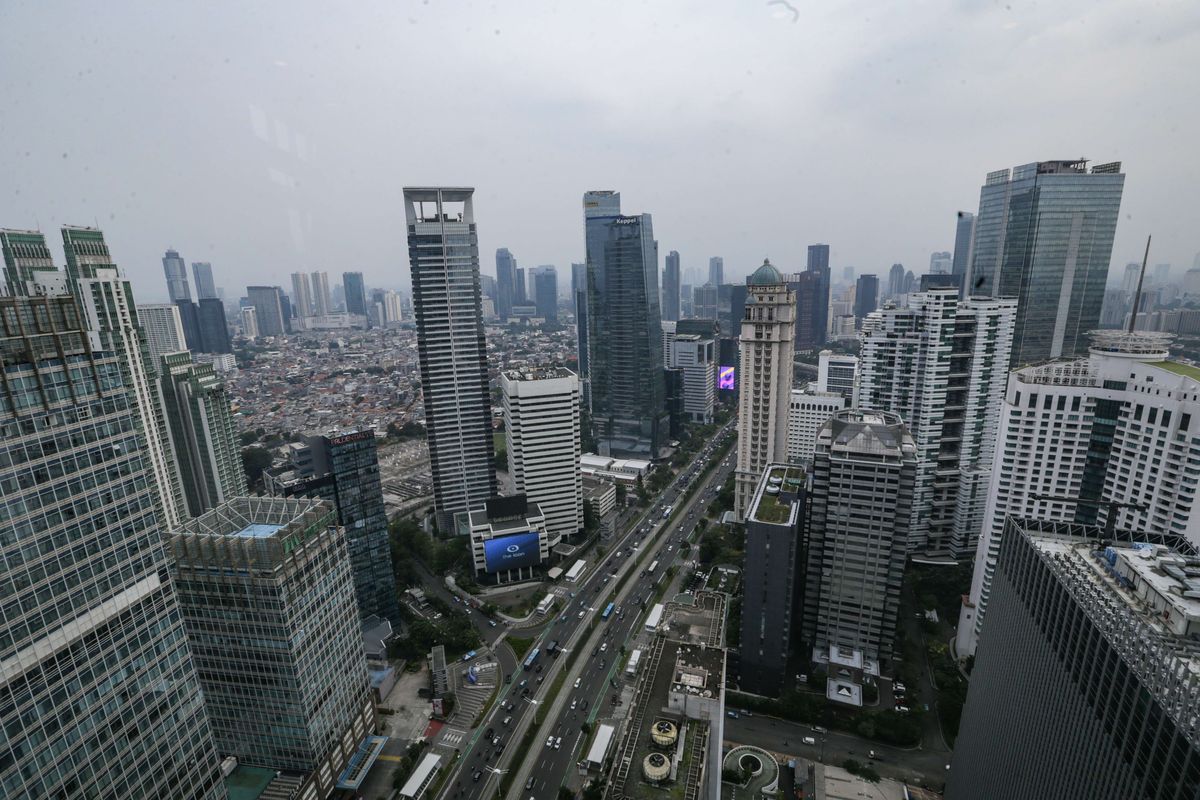 Forecasting the Storm: Economic and Political Outlook in an Uncertain Global Era